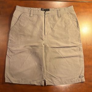 Oakley, 36, Gray shorts
